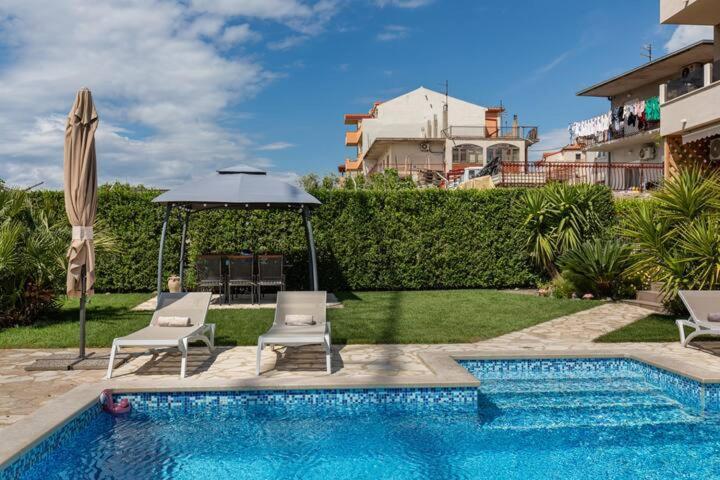 Апартаменти Sunny Garden Adria Спліт Екстер'єр фото